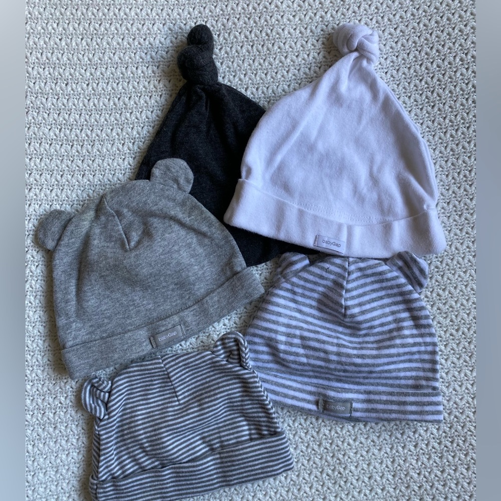 Baby Gap hat bundle 0-3